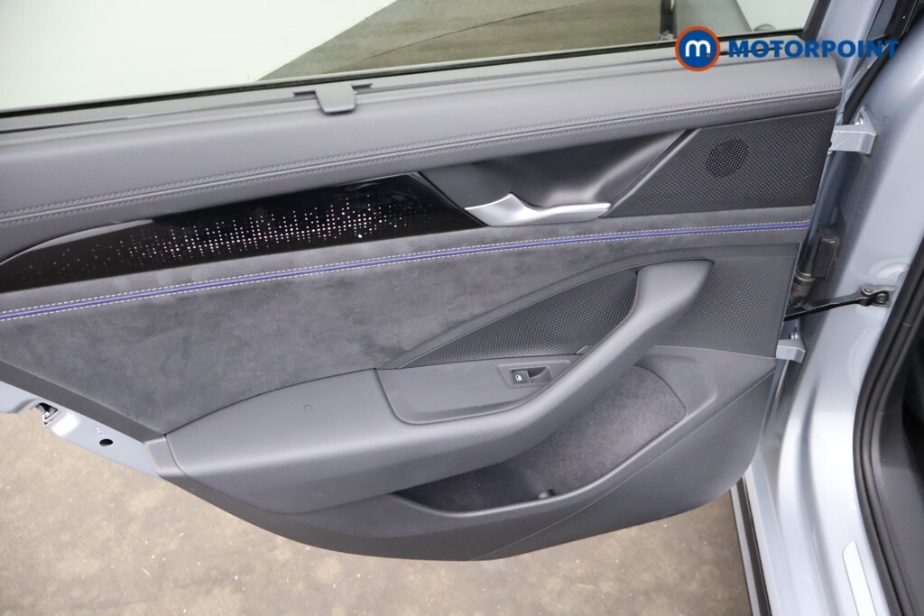 Volkswagen Passat 1.5 Tsi Ehybrid 19.7Kwh Elegance Estate  #31