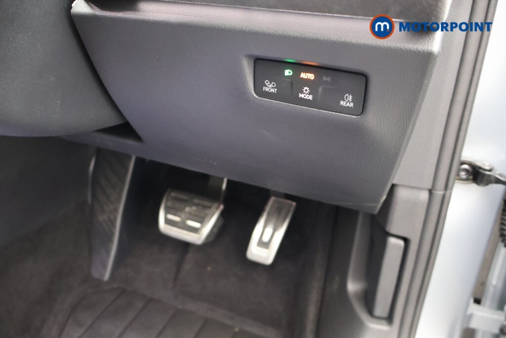 Volkswagen Passat 1.5 Tsi Ehybrid 19.7Kwh Elegance Estate  #22