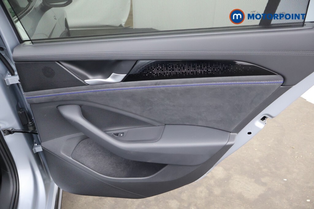 Volkswagen Passat 1.5 Tsi Ehybrid 19.7Kwh Elegance Estate  #25
