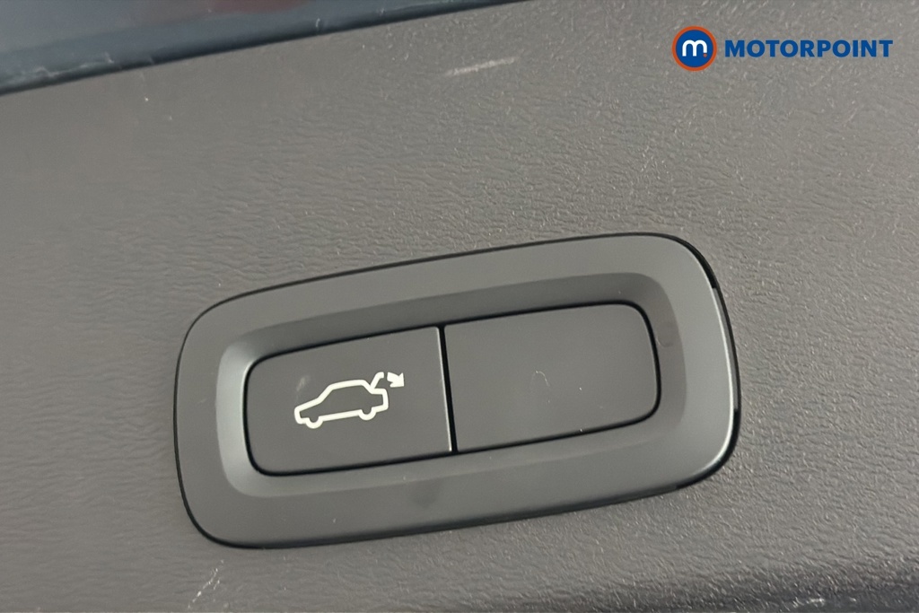 Volvo XC40 Black Edition Ultra, B3 Mild Hybrid, 360 C Grey #29
