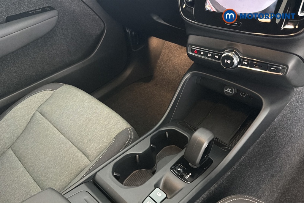 Volvo XC40 Black Edition Ultra, B3 Mild Hybrid, 360 C Grey #17
