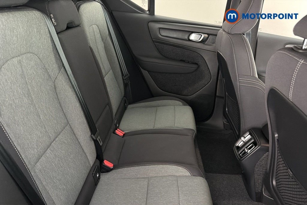 Volvo XC40 Black Edition Ultra, B3 Mild Hybrid, 360 C Grey #24
