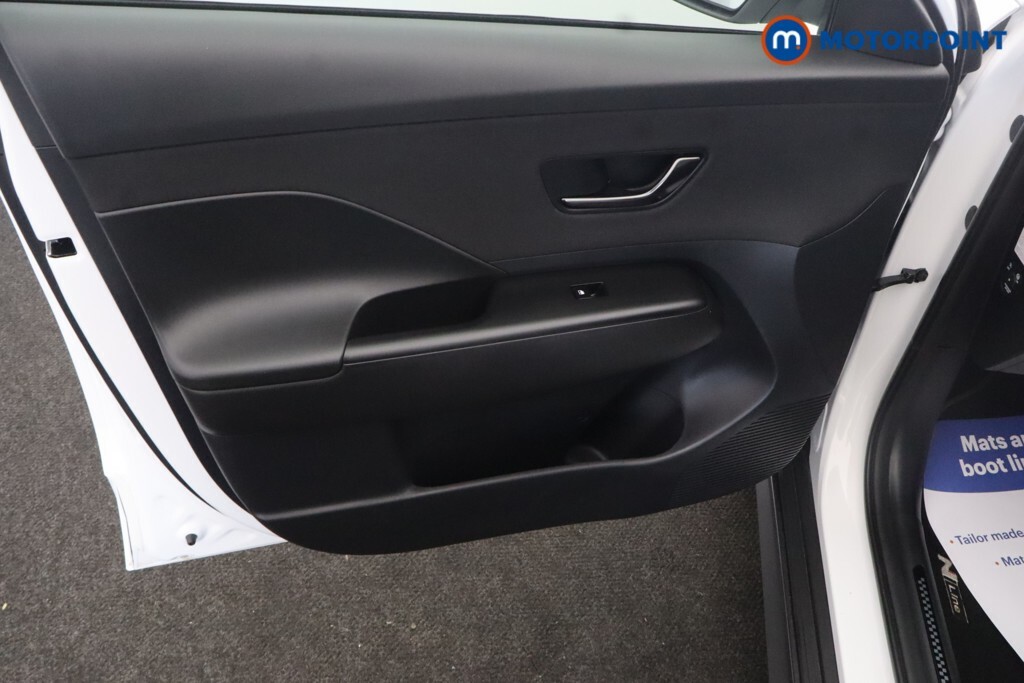 Hyundai Kona Kona Ev Ultimate 65Kwh Lth My25 White #37