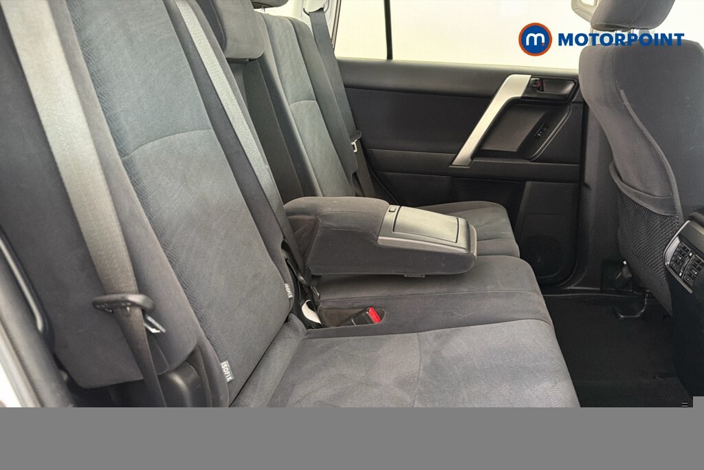 Toyota Land Cruiser 2.8 D-4d 204 Invincible 7 Seats Black #20