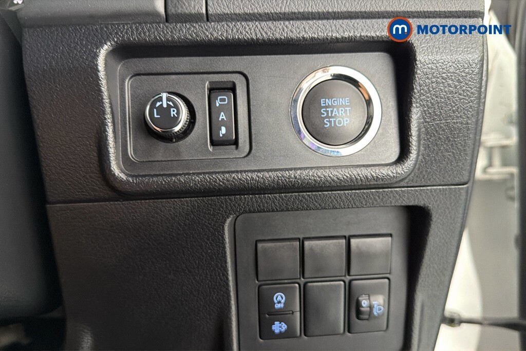 Toyota Land Cruiser 2.8 D-4d 204 Invincible 7 Seats Black #17