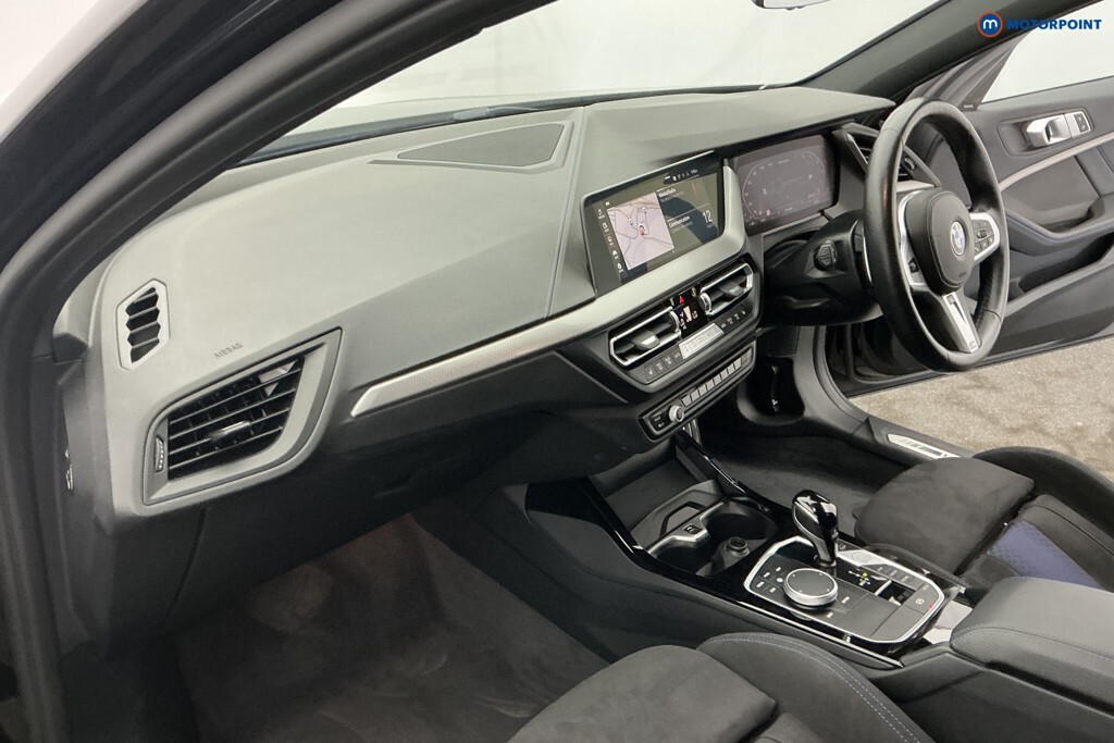 BMW 1 Series 118I 136 Sport Step Live Cockpit Pro Black #17