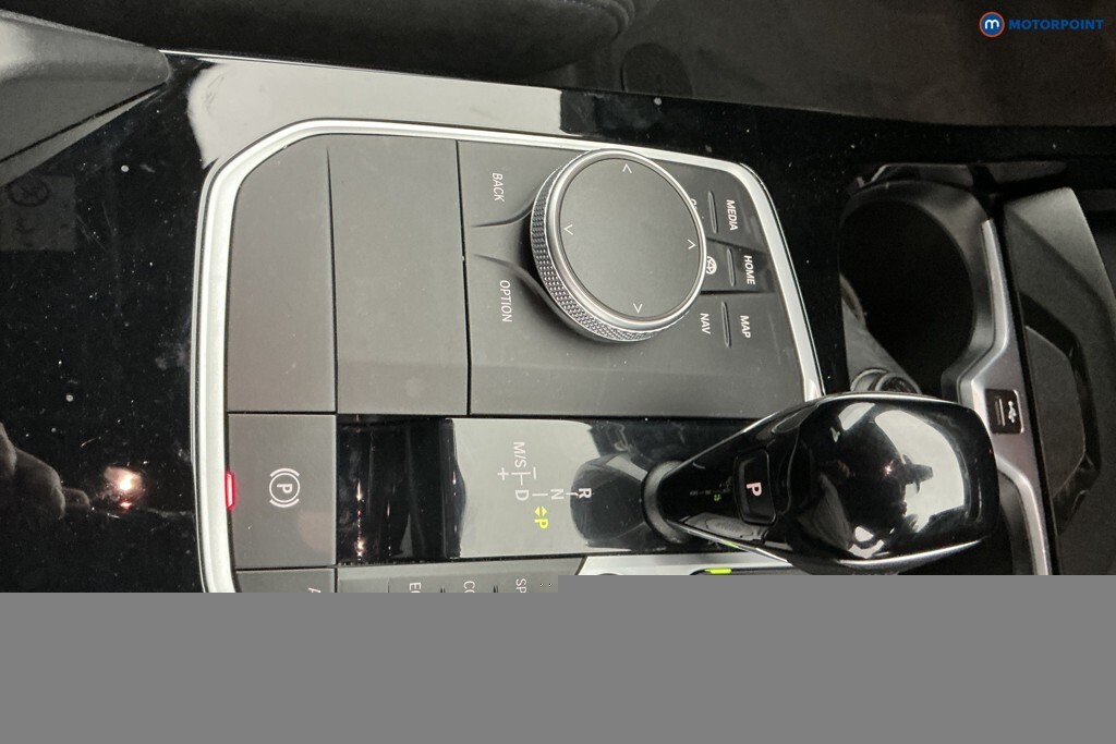 BMW 1 Series 118I 136 Sport Step Live Cockpit Pro Black #21