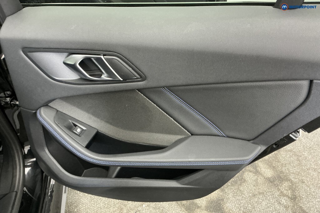 BMW 1 Series 118I 136 Sport Step Live Cockpit Pro Black #30