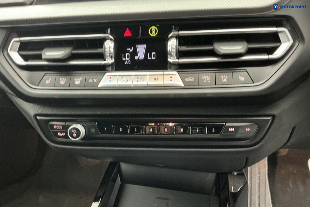 BMW 1 Series 118I 136 Sport Step Live Cockpit Pro Black #23
