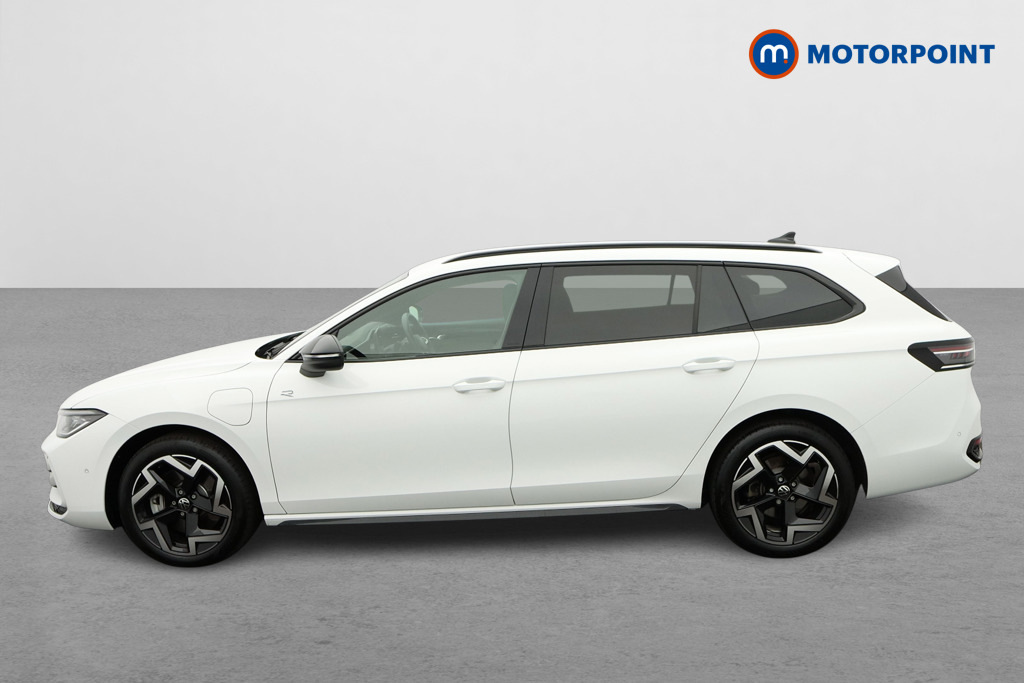 Volkswagen Passat 1.5 Tsi Ehybrid R-line Dsg White #4