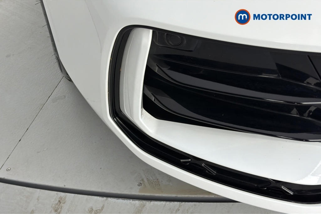 Volkswagen Passat Volkswagen Passat Estate 1.5 Etsi R-line Dsg White #37