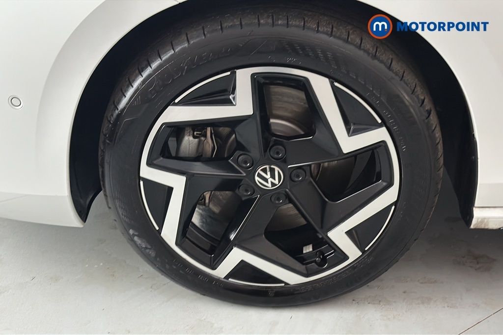Volkswagen Passat Volkswagen Passat Estate 1.5 Etsi R-line Dsg White #43