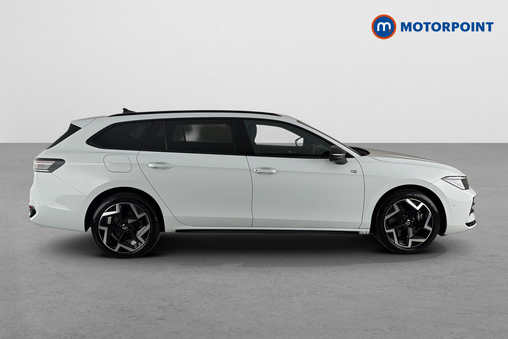Volkswagen Passat 1.5 Tsi Ehybrid R-line Dsg White #4