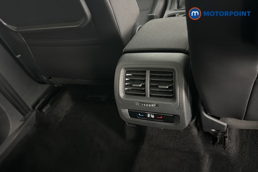 Volkswagen Touran 1.5 Tsi Match 150 Bhp Blue #32