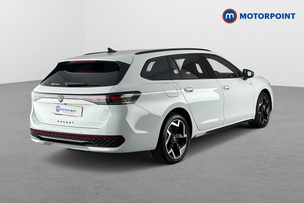 Volkswagen Passat 1.5 Tsi Ehybrid R-line Dsg White #5