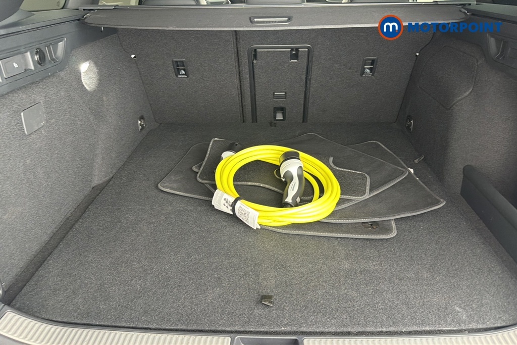 Volkswagen Passat 1.5 Tsi Ehybrid 19.7Kwh R Line Estate P Black #33