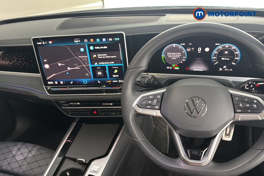 Volkswagen Passat 1.5 Tsi Ehybrid 19.7Kwh R Line Estate P Black #9