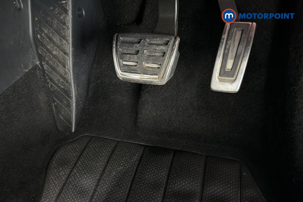 Volkswagen Passat 1.5 Tsi Ehybrid 19.7Kwh R Line Estate P Black #27