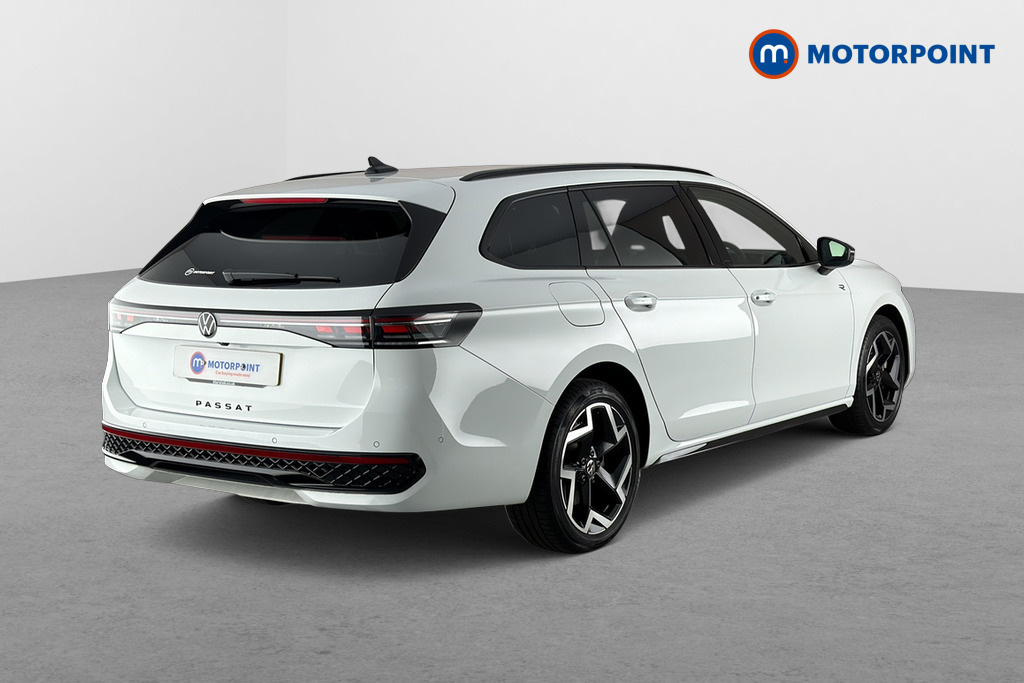 Volkswagen Passat 1.5 Tsi Ehybrid R-line Dsg White #5