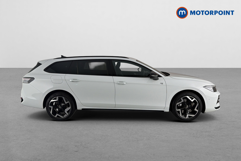 Volkswagen Passat 1.5 Tsi Ehybrid R-line Dsg White #4