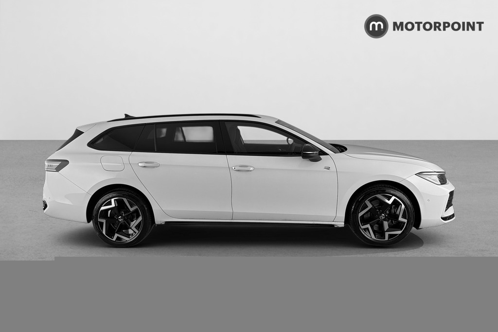 Volkswagen Passat 1.5 Tsi Ehybrid R-line Dsg White #4