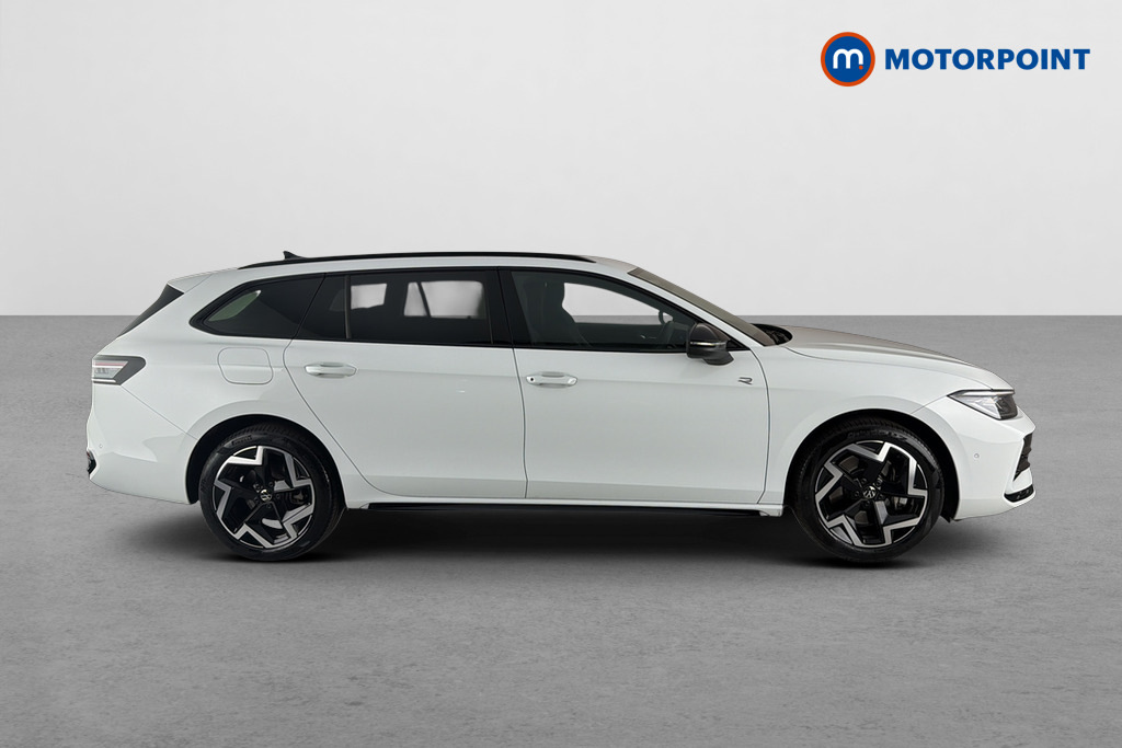Volkswagen Passat 1.5 Tsi Ehybrid R-line Dsg White #3