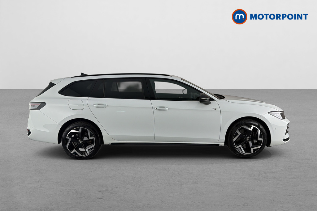 Volkswagen Passat 1.5 Tsi Ehybrid R-line Dsg White #4