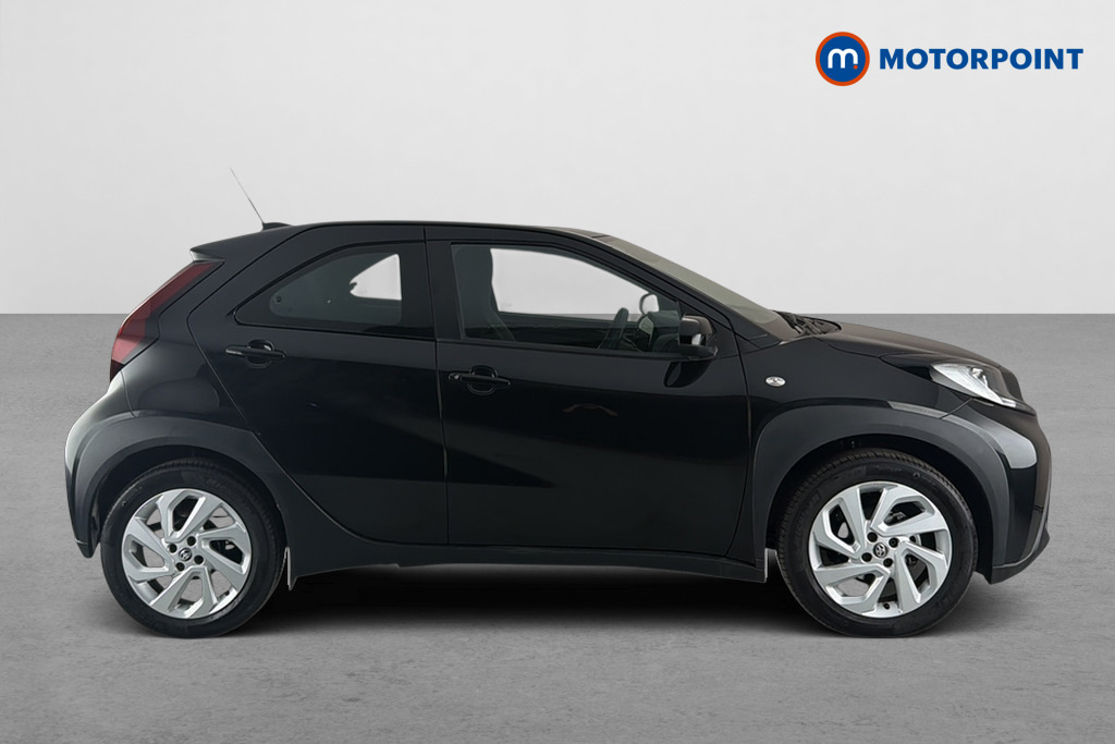 Toyota Aygo X 1.0 Vvt-i Pure Black #4