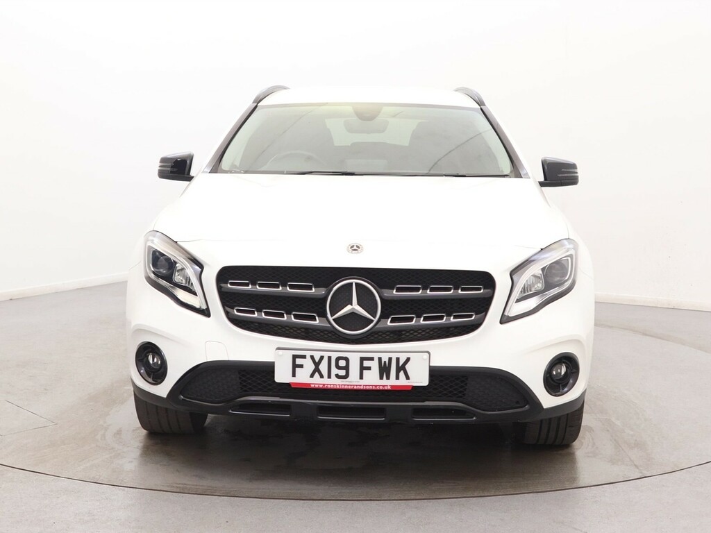 Mercedes-Benz GLA Class Gla 180 Urban Edition FX19FWK White #2
