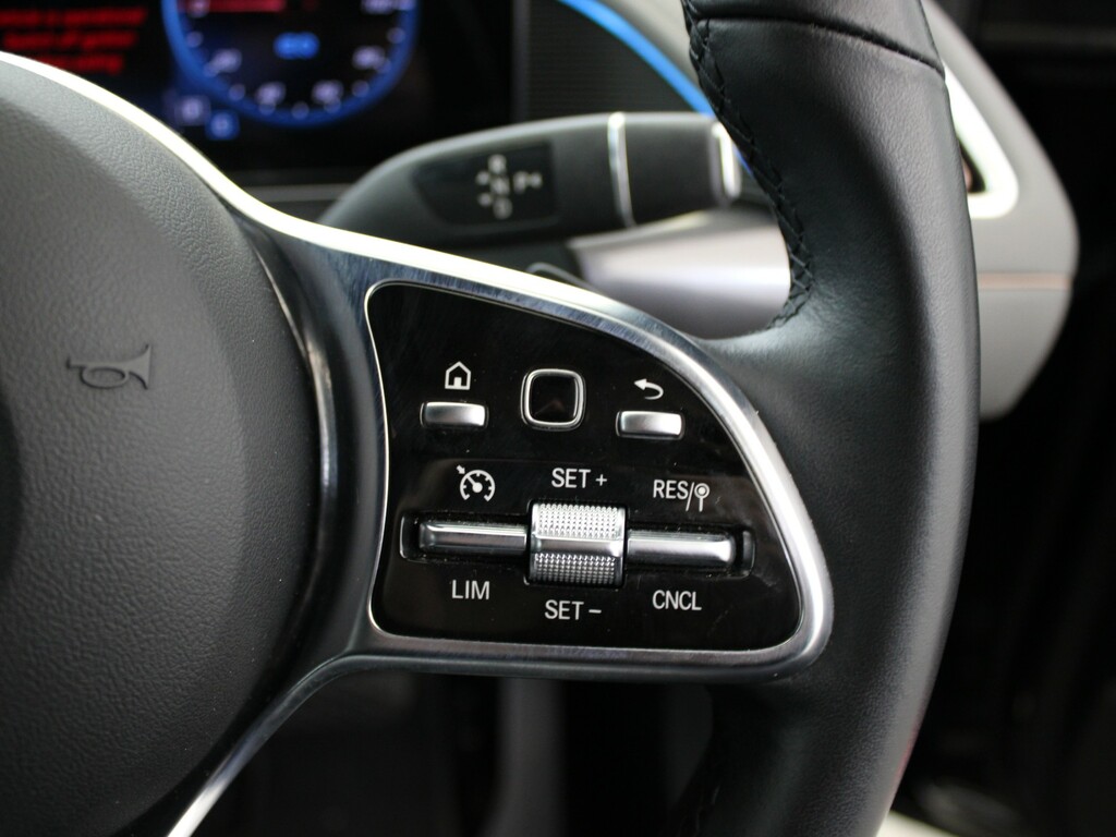 Mercedes-Benz EQC Amg Line Black #35