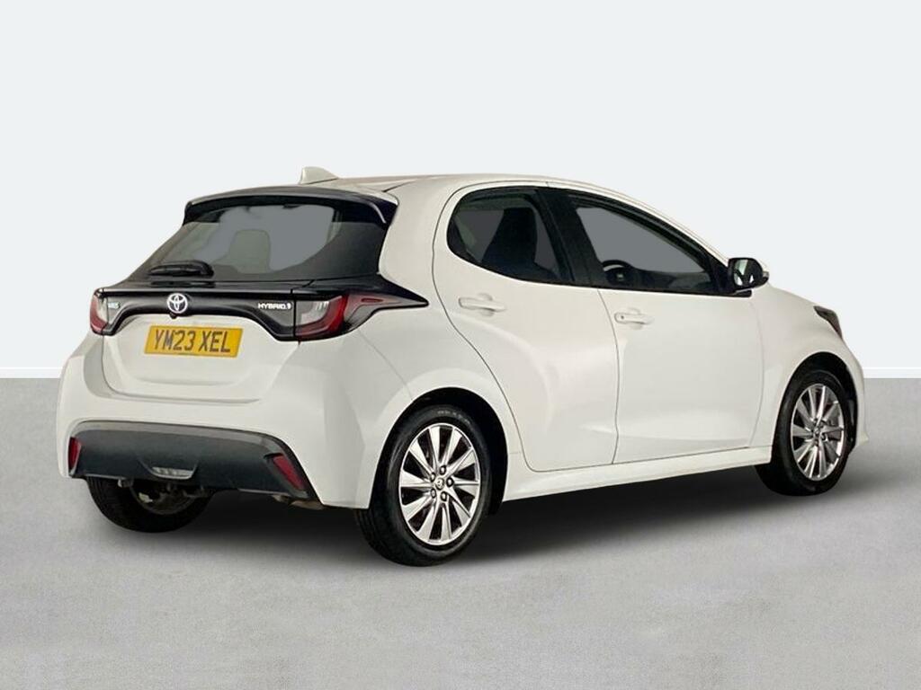 Toyota Yaris 1.5 Hybrid Icon Cvt YM23XEL White #3