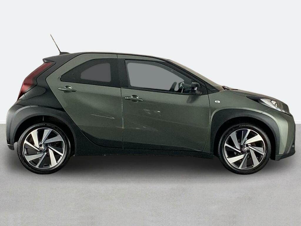 Toyota Aygo X 1.0 Vvt-i Edge Green #2
