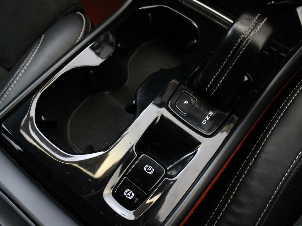 Volvo XC40 2.0 T4 R Design Awd Geartronic Estate Black #22