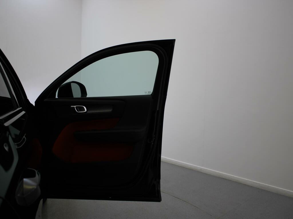 Volvo XC40 2.0 T4 R Design Awd Geartronic Estate Black #39