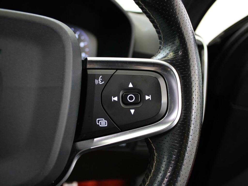 Volvo XC40 2.0 T4 R Design Awd Geartronic Estate Black #35