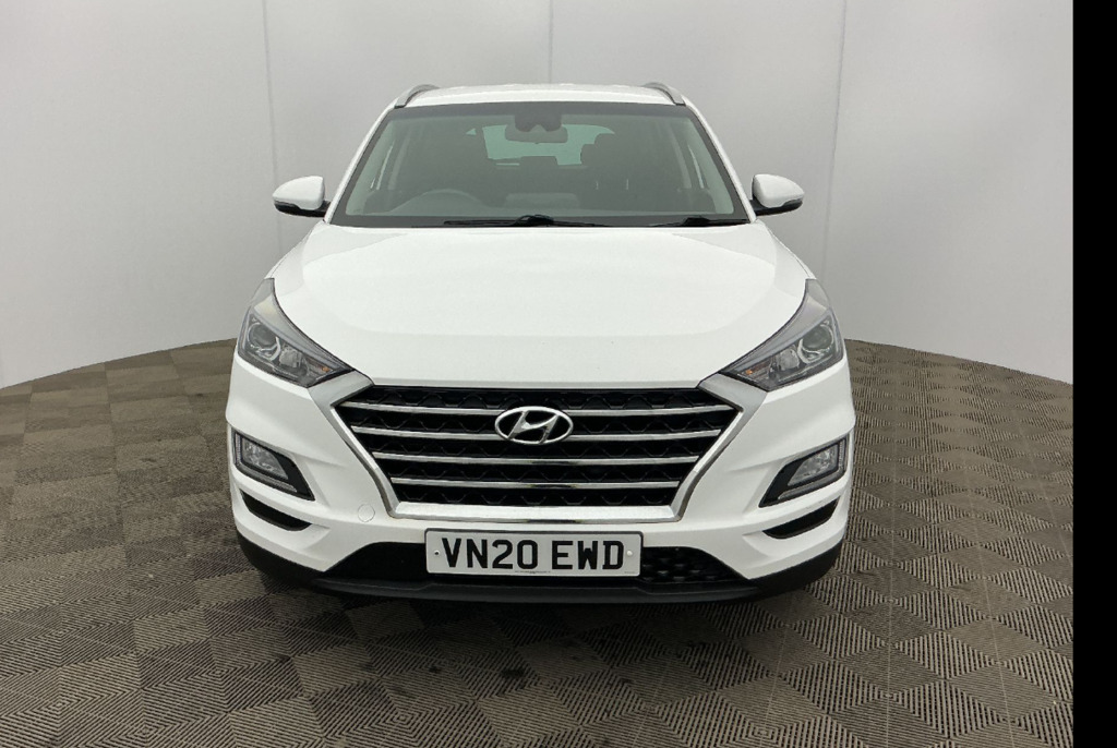 Hyundai Tucson 1.6 Gdi Se Nav 2Wd White #2