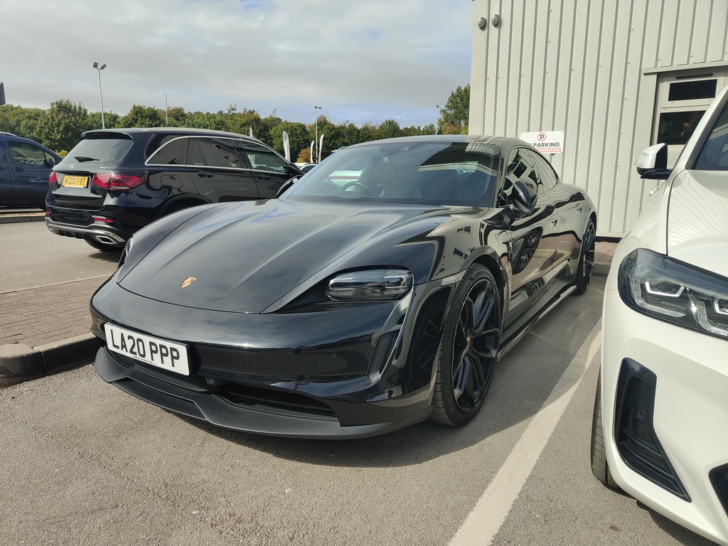 Porsche Taycan 420Kw 4S 93Kwh Black #3