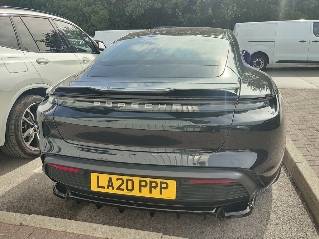 Porsche Taycan 420Kw 4S 93Kwh Black #5
