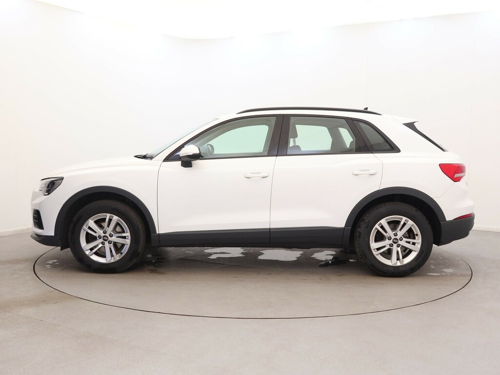 Audi Q3 35 Tfsi Technik SH22PWY White #4