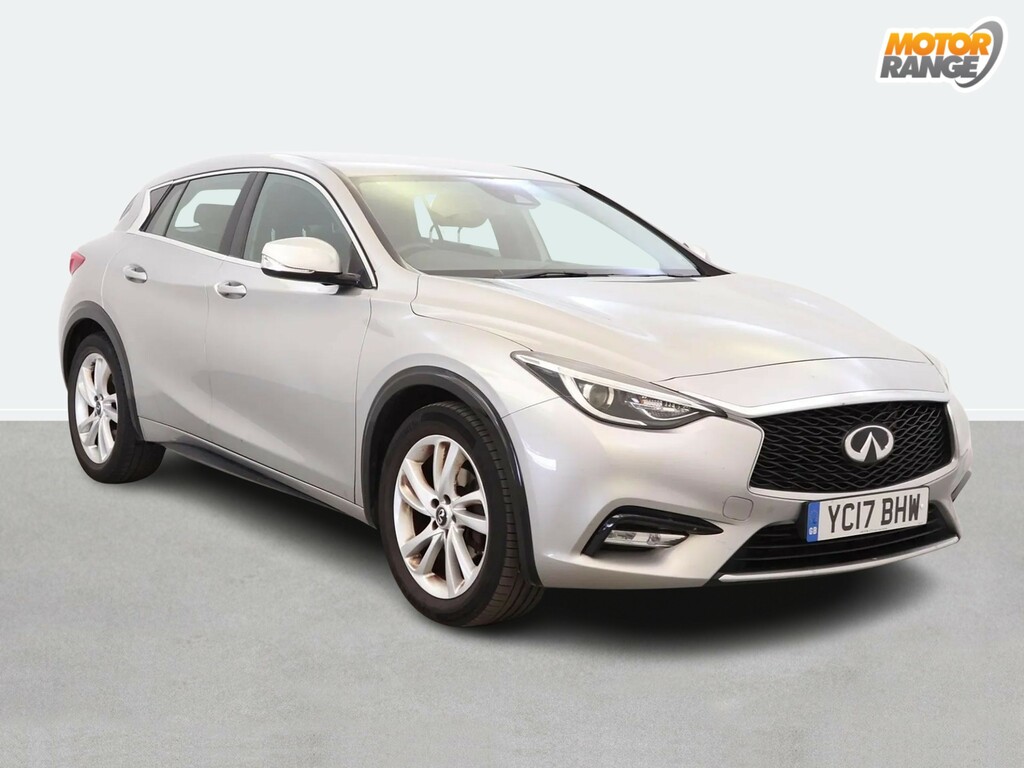 Infiniti Q30 1.5D Se Dct Business Pack YC17BHW Silver