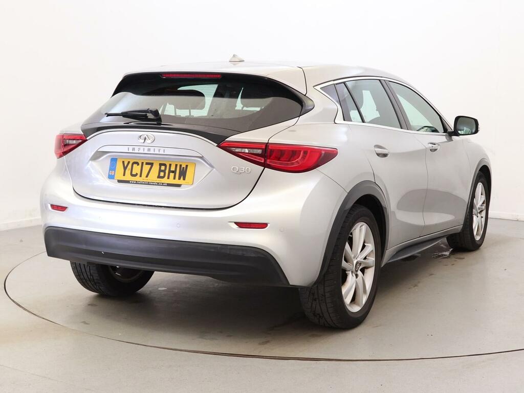 Infiniti Q30 1.5D Se Dct Business Pack YC17BHW Silver #5