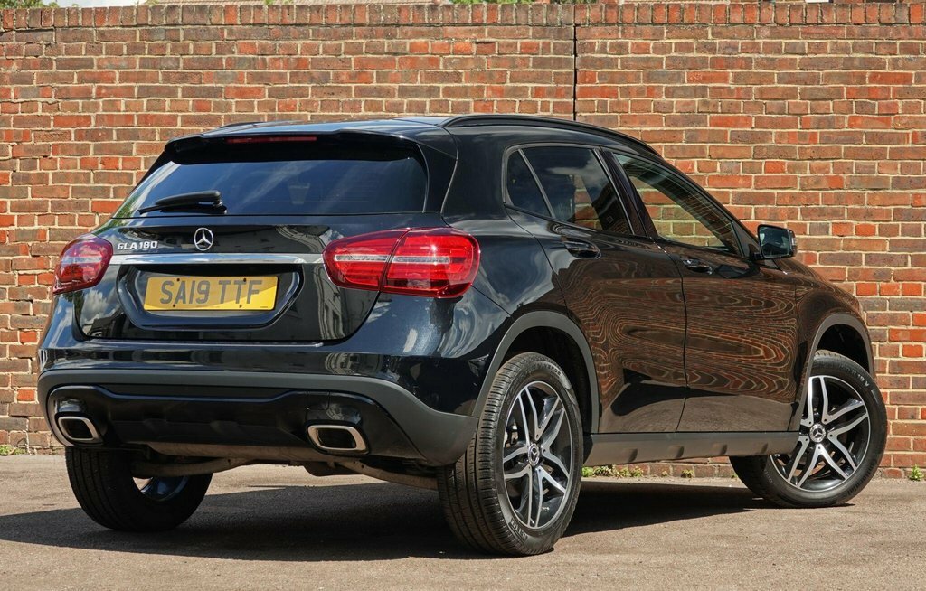Mercedes-Benz GLA Class 1.6 Gla180 Urban Edition Suv 7G-dct Eur Black #5
