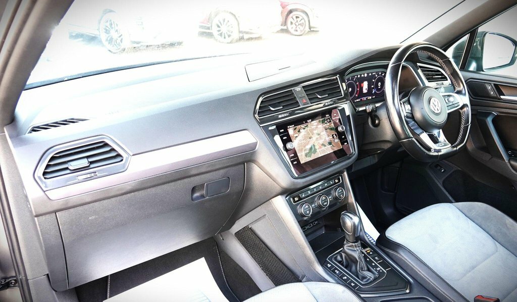 Volkswagen Tiguan 2.0 Tdi Sel Suv Dsg Euro 6 Ss 150 P Grey #11