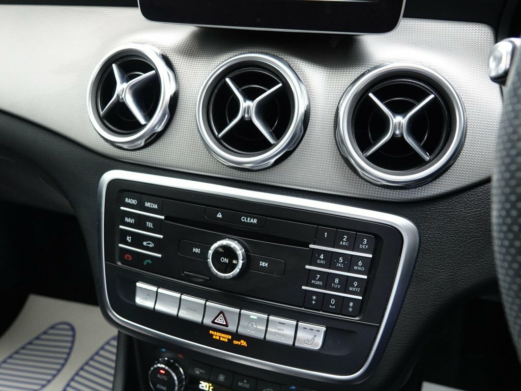 Mercedes-Benz GLA Class 1.6 Gla 180 Urban Edition Cwvehiclemarketing Grey #31