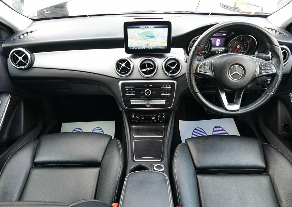 Mercedes-Benz GLA Class 1.6 Gla200 Sport Executive Suv 7G-dct White #5