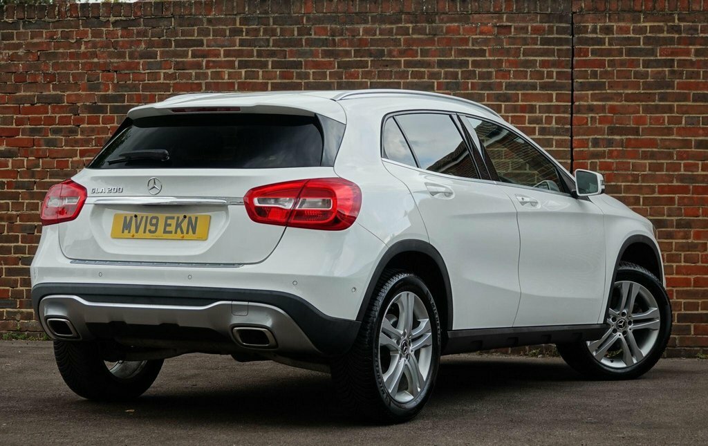 Mercedes-Benz GLA Class 1.6 Gla200 Sport Executive Suv 7G-dct White #4