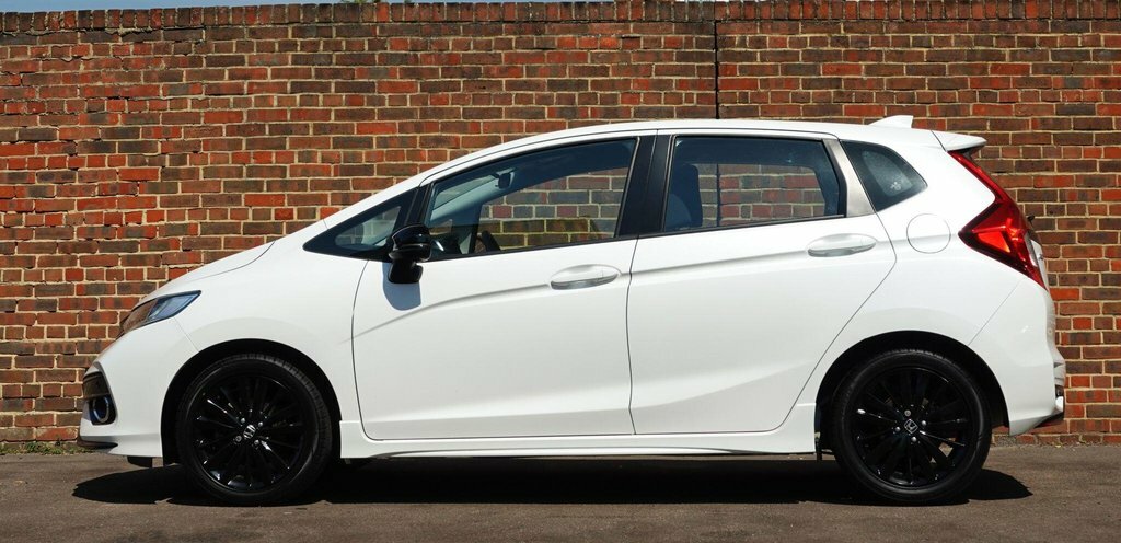 Honda Jazz 1.5 I-vtec Sport Navi Hatchback Cvt Eur White #3