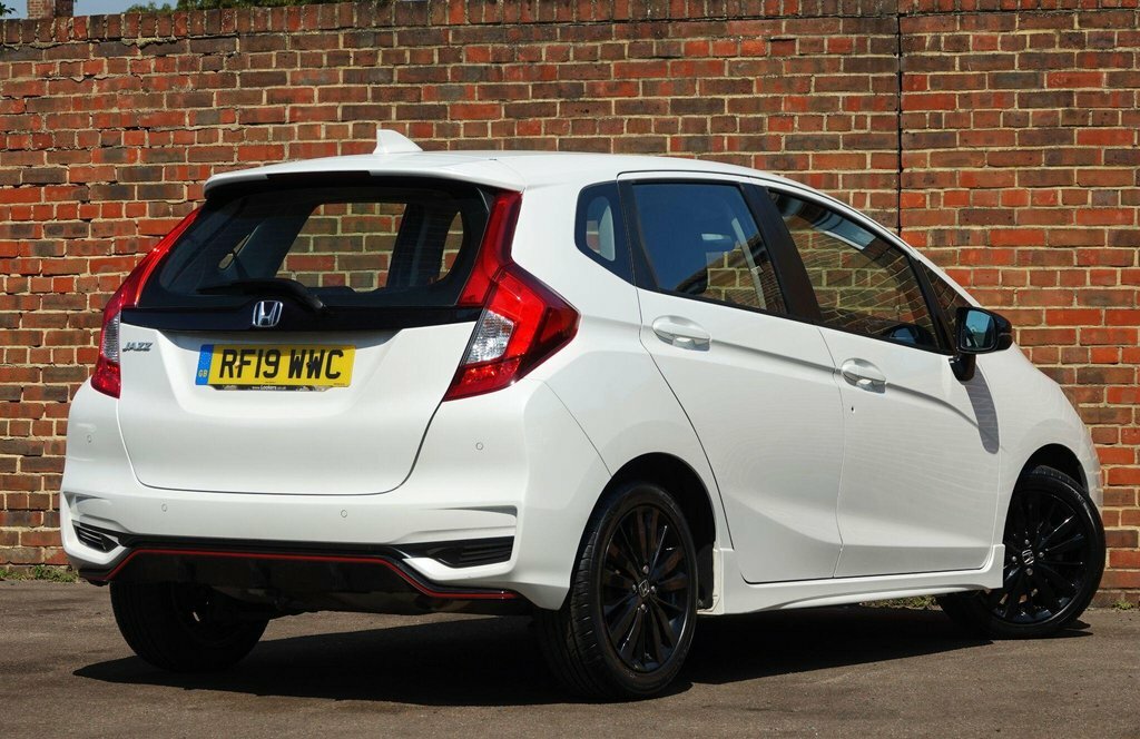 Honda Jazz 1.5 I-vtec Sport Navi Hatchback Cvt Eur White #5