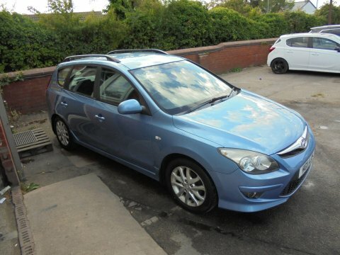 Hyundai I30 1.6 Crdi Comfort Blue #4