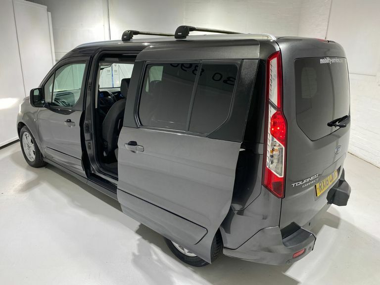 Ford Grand Tourneo Connect 1.5 Tdci 120Ps 6 Spd Titanium 5Drwheel Chair A Grey #6